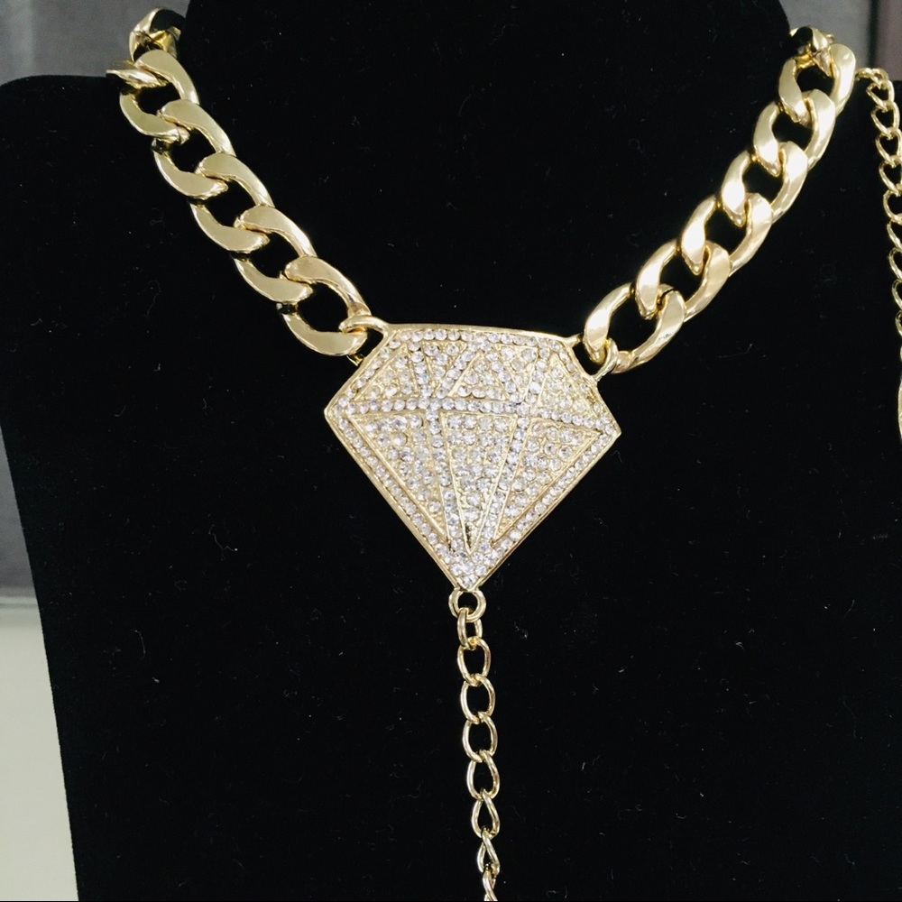 Gold necklace with diamond shaped pendant I
